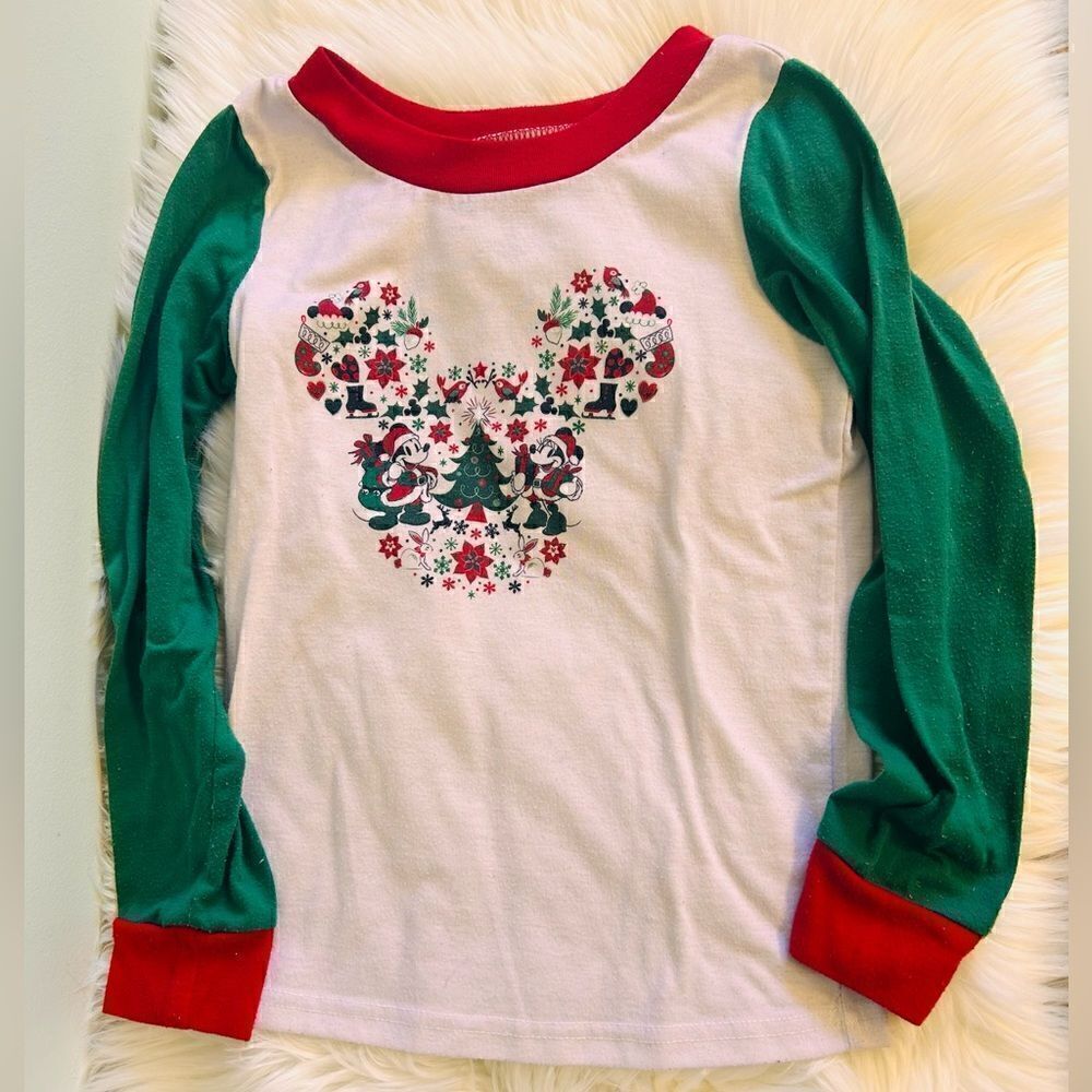 Disney Christmas Mickey Mouse pajamas! 🎄